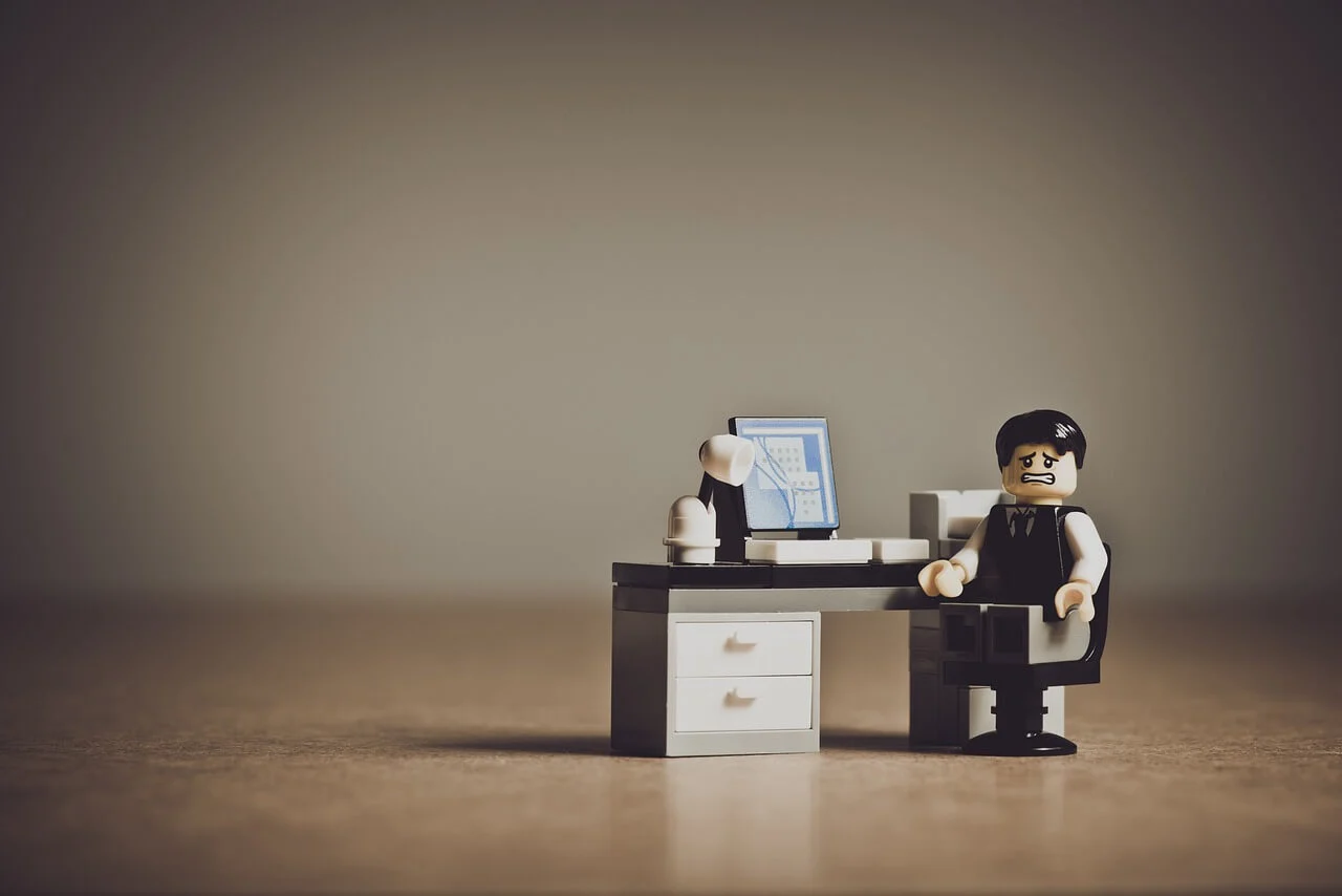 Psychologische Triggers in Marketing: Hoe Hebzucht, Angst en Groepsgedrag de B2B Besluitvorming Beïnvloeden